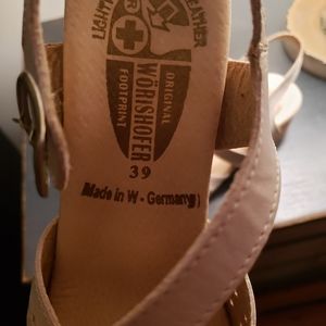 Worishofer size 39 nude sandal